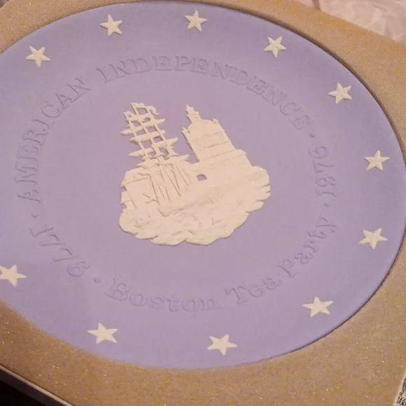 Bicentennial of American Independence Jasper Plate by WedgewoodBoston Tea Party - Picture 1 of 2